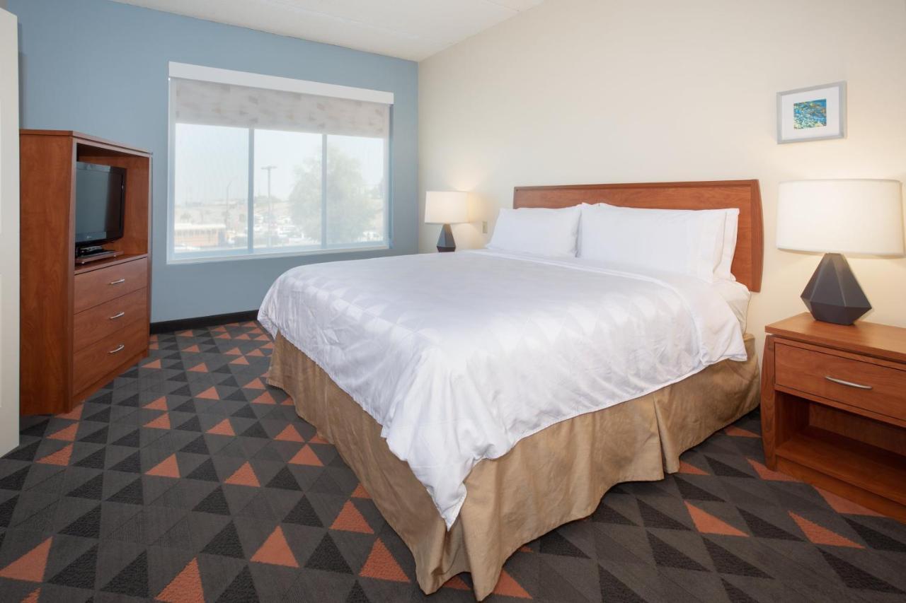 Holiday Inn & Suites Goodyear - West Phoenix Area By Ihg Экстерьер фото