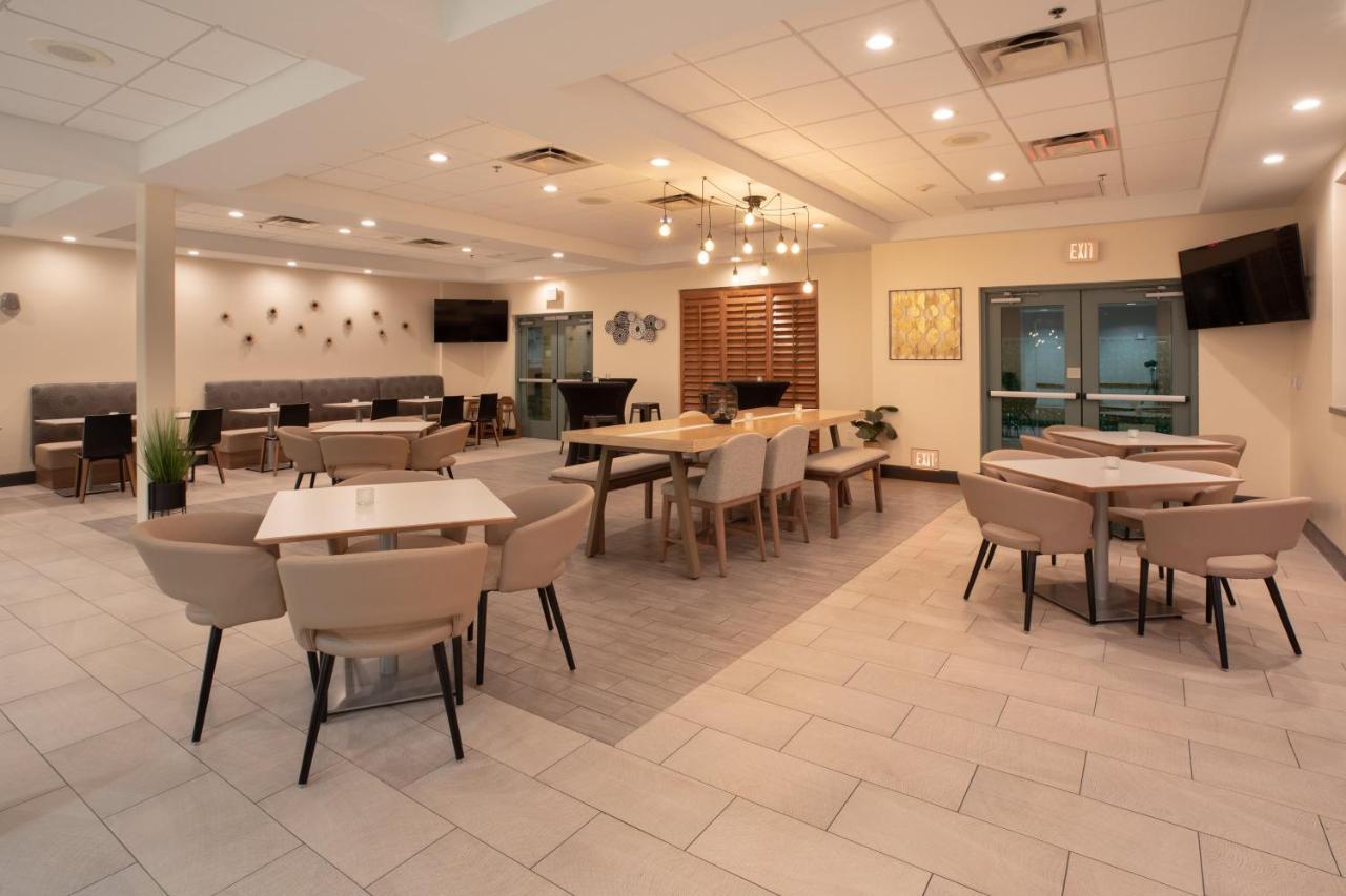 Holiday Inn & Suites Goodyear - West Phoenix Area By Ihg Экстерьер фото