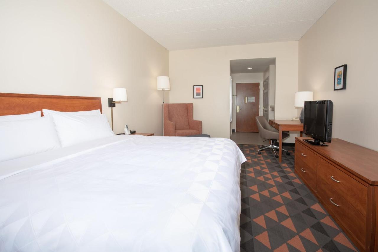 Holiday Inn & Suites Goodyear - West Phoenix Area By Ihg Экстерьер фото