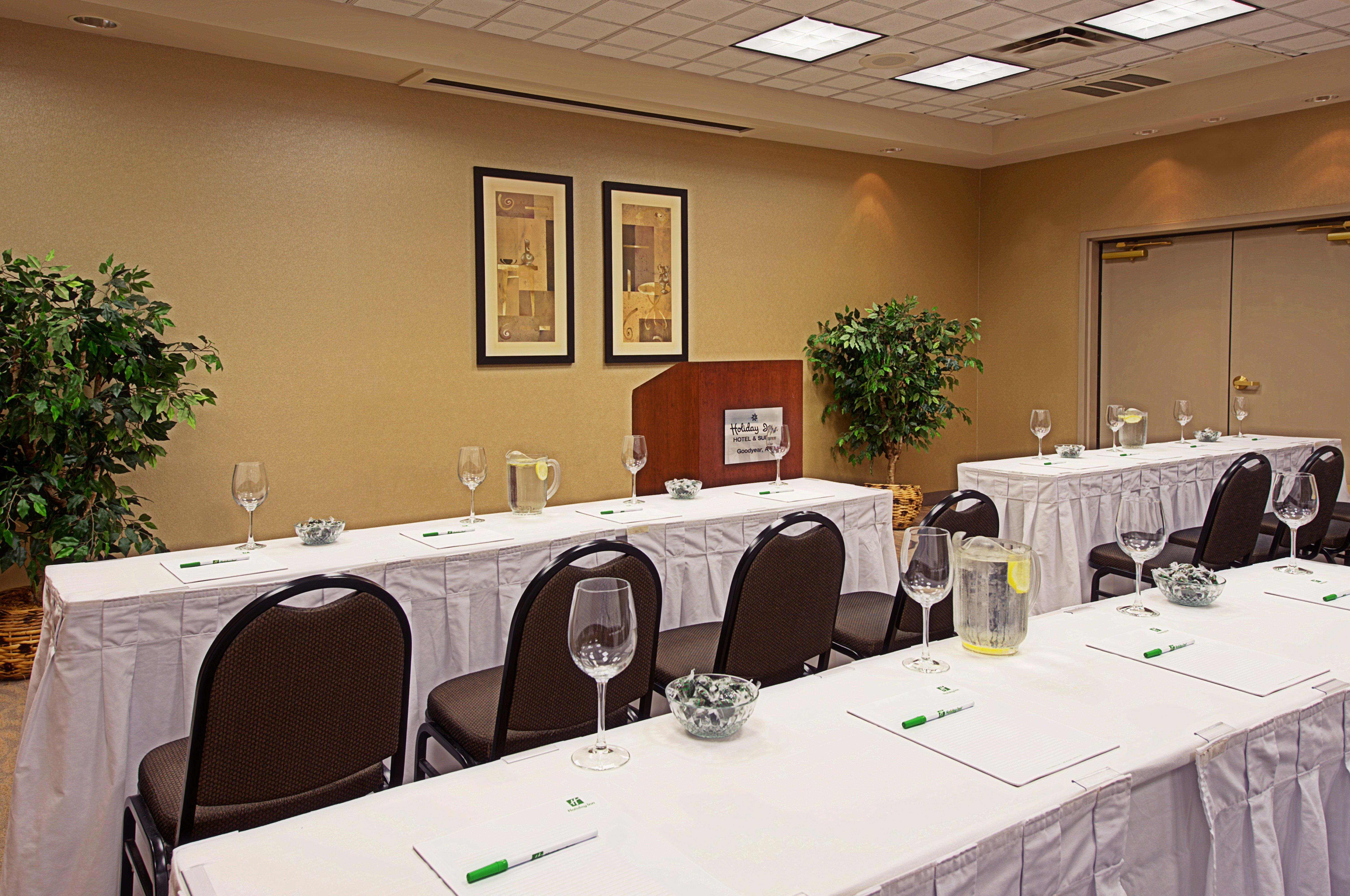 Holiday Inn & Suites Goodyear - West Phoenix Area By Ihg Экстерьер фото