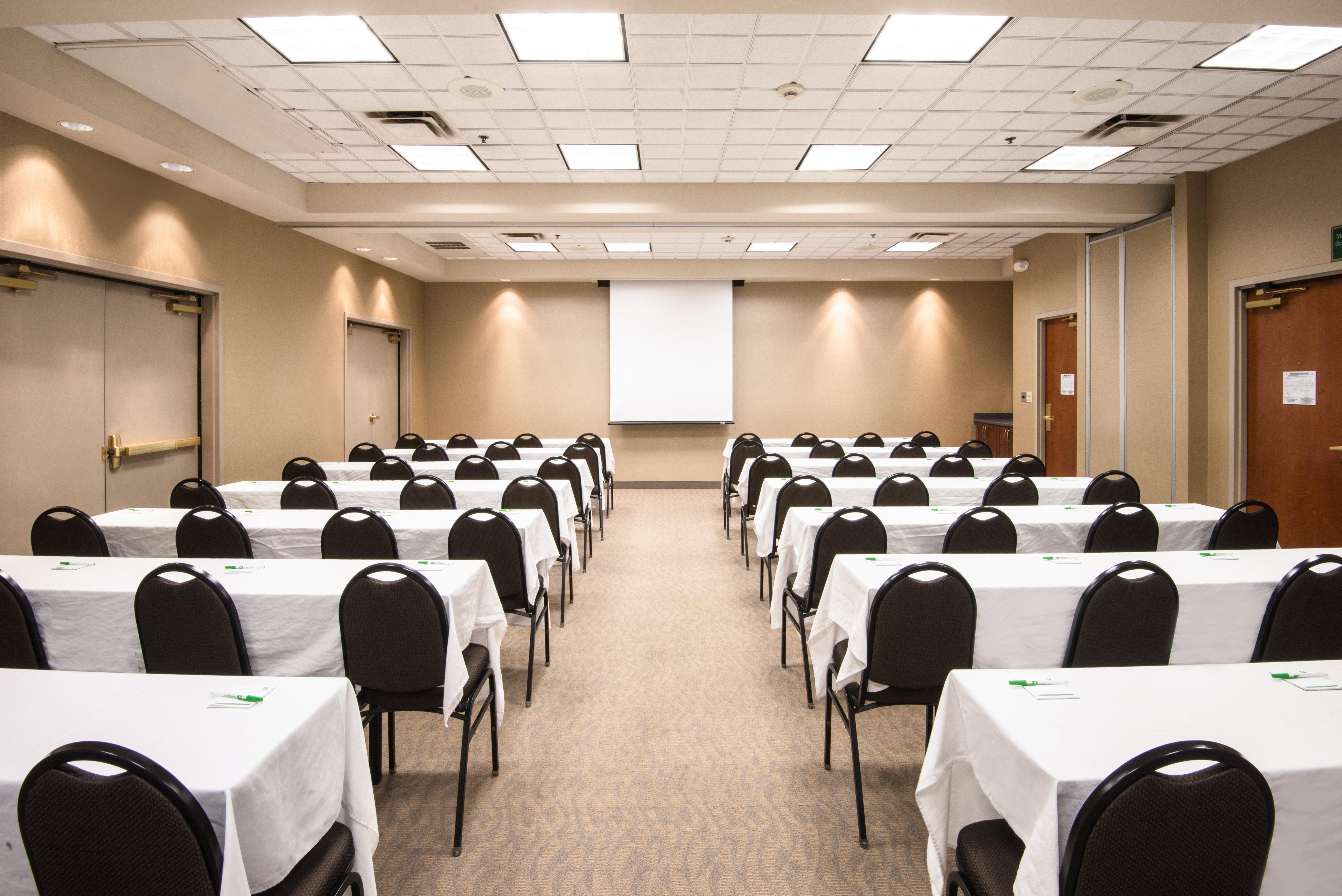 Holiday Inn & Suites Goodyear - West Phoenix Area By Ihg Экстерьер фото