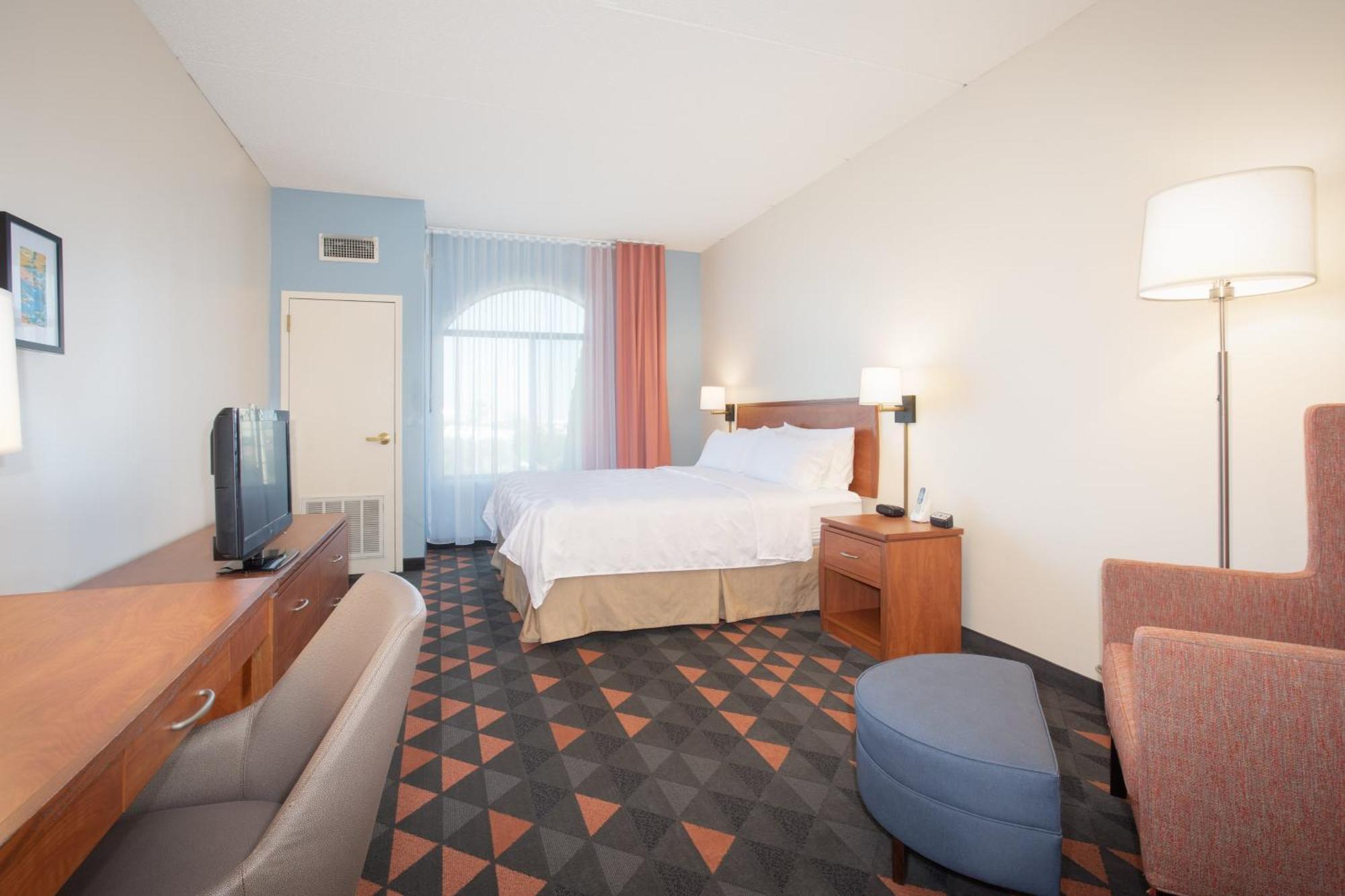 Holiday Inn & Suites Goodyear - West Phoenix Area By Ihg Экстерьер фото