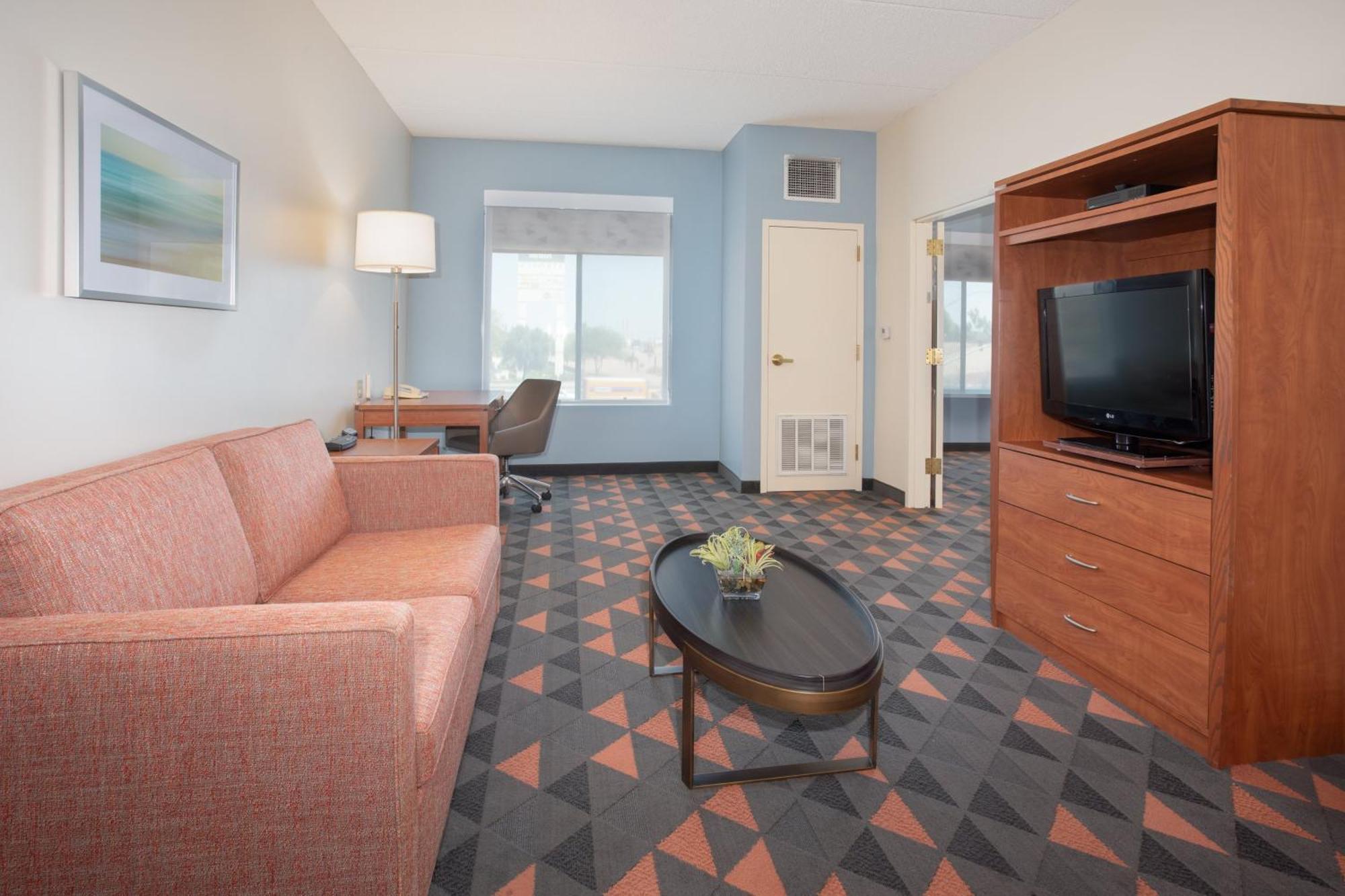 Holiday Inn & Suites Goodyear - West Phoenix Area By Ihg Экстерьер фото